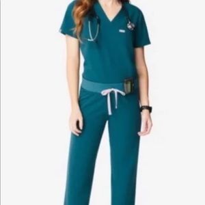 FIGS EUC Caribbean blue scrub top, sizeM